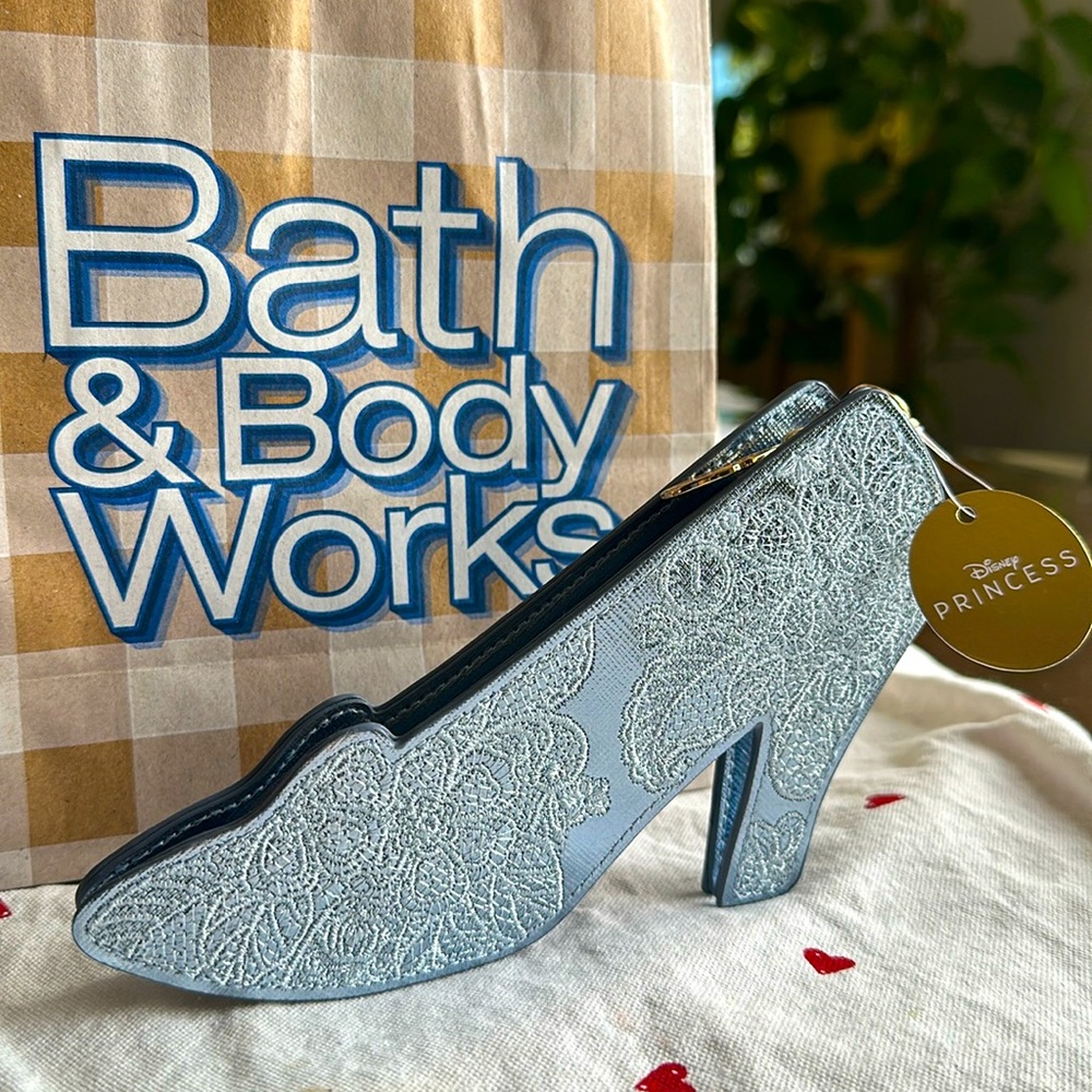 Bath and Body X Disney Cinderella Coin Purse 💙🏰